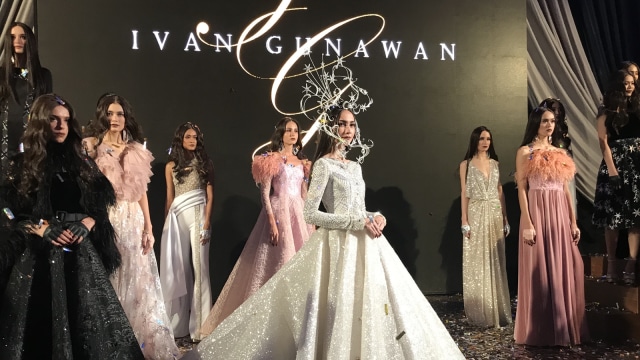 13 Tahun Berkarya Ivan Gunawan Gelar Fashion Show Tunggal