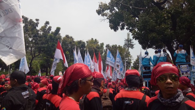 Demo buruh di Balai Kota. (Foto: Diah Harni/kumparan)