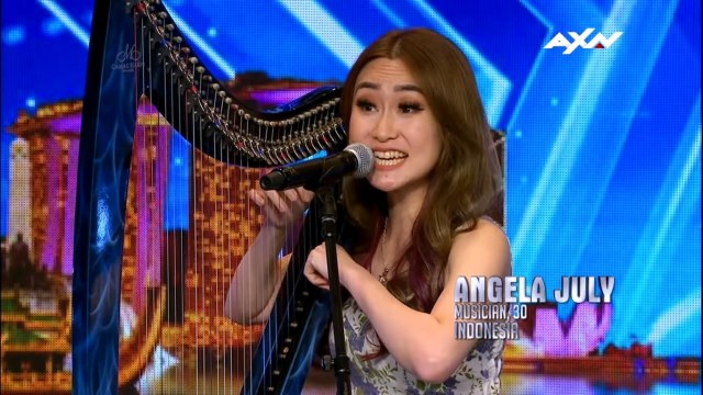 Angela July di Ajang Asia's Got Talent 2017 (Foto: Dok. Youtube AXN/Asia's Got Talent )