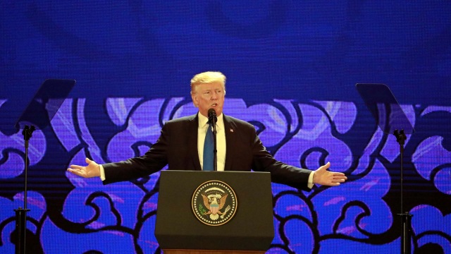 Donald Trump di APEC CEO Summit (Foto: REUTERS/Nyein Chan Naing/Pool)