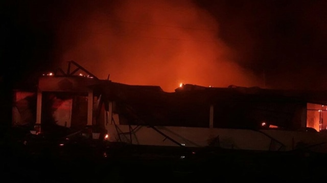 Kebakaran di Mako Polres Dharmasraya (Foto: Dok. Istimewa)