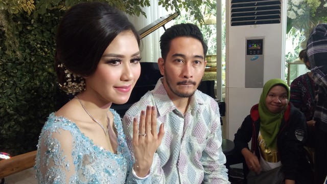 25 Inspirasi Keren Model Baju Tunangan Syahnaz Maria Space 25 Inspirasi Keren Model Baju Tunangan Syahnaz Maria Space