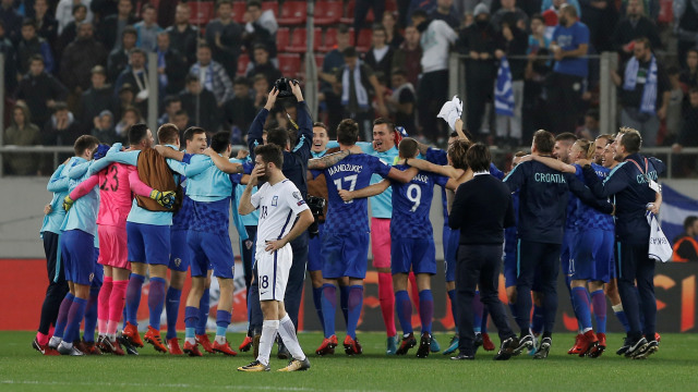 Kroasia merayakan lolos ke Piala Dunia 2018 (Foto: REUTERS/Alkis Konstantinidis)