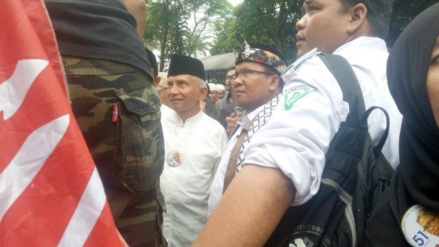 Amien Rais tiba di lokasi demo. (Foto: Ainul Qalbi/kumparan)