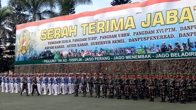 Sertijab pimpinan tinggi TNI AD di Bandung (Foto: Aria Pradana/kumparan)