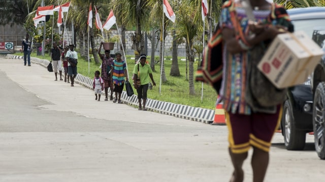 Warga Papua Nugini Belanja Lintas Perbatasan (Foto: ANTARA/Agung Rajasa)