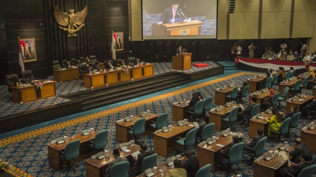 Rapat Paripurna Anies-Sandi (Foto: Antara/Aprillio Akbar)