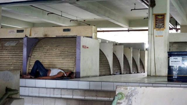 Kondisi sepinya Blok G Pasar Tanah Abang (Foto: Iqbal Firdaus/kumparan)