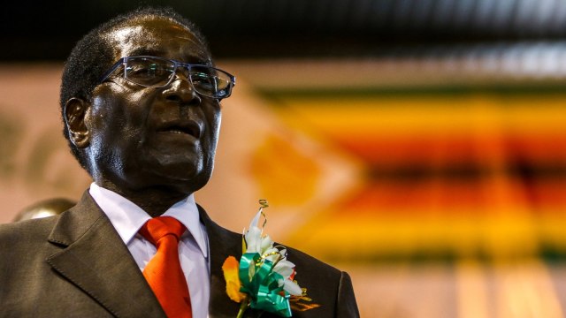 Robert Mugabe (Foto: JEKESAI NJIKIZANA / AFP)