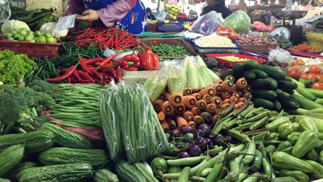 Sayur-sayuran di Pasar Minggu (Foto: Yuana Fatwalloh/kumparan)