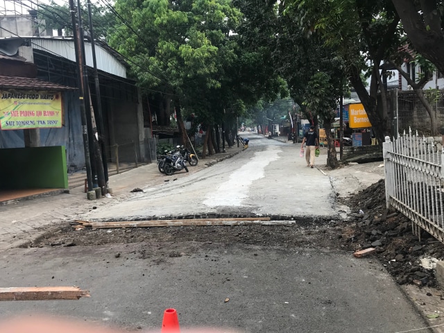 Perbaikan jalan di Pejaten Raya (Foto: Adhie Ichsan)