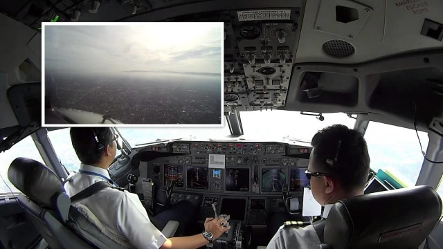 Pilot Saat Mengudara (Foto: youtube)