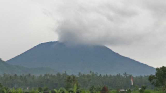 Gunung Agung Meletus (Foto: Dok. BNPB)