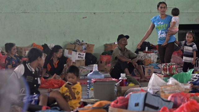 Pengungsi Gunung Agung (Foto: Fikri Yusuf/Antara)