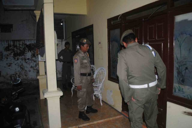 Satpol PP Sumenep Ciduk Dua Pasangan Tanpa Status di Hotel dan Kosan