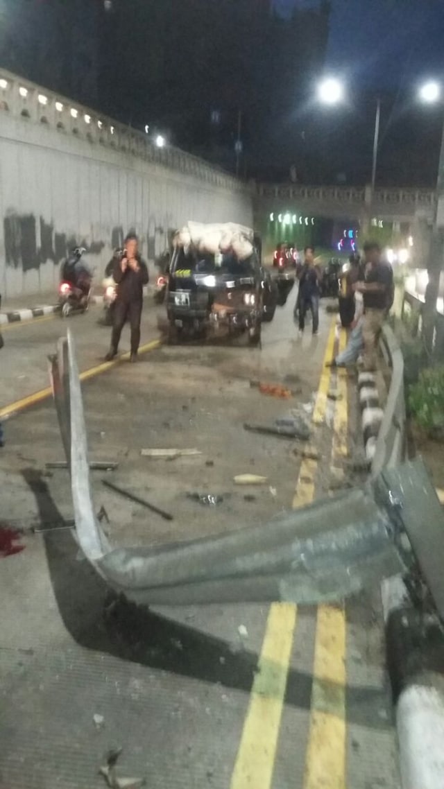 Kecelakaan mobil di Tabang (Foto: Twitter/@TMCPoldaMetro)