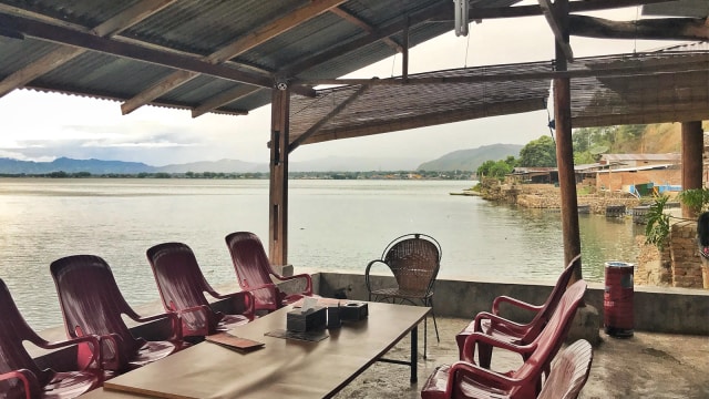 Wita Cafe & Karaoke di Danau Toba. (Foto: Stephanie Elia/kumparan)