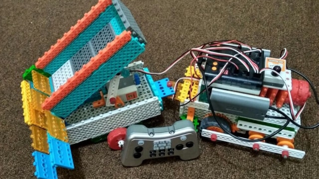 Juara 1 Kompetisi Robotik Madrasah 2017 (Foto: Dok. MIN 1 Kota Cilegon)