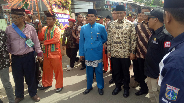 Anies disambut dengan Prosesi Palang Pintu (Foto: Johanes Hutabarat/kumparan)