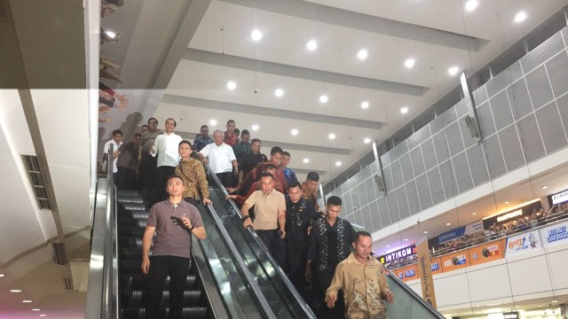 Jokowi di Plaza Medan Fair (Foto: Yudhistira Amran Saleh/kumparan)