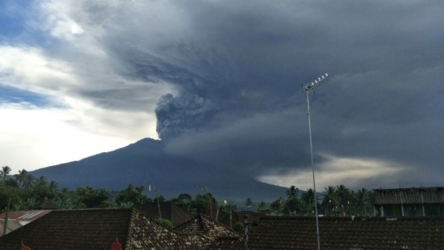 Gunung Agung Erupsi (Foto: Dok. BNPB)