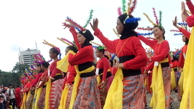 Atraksi di Kirab Kebangsaan (Foto: Raga Imam/kumparan)