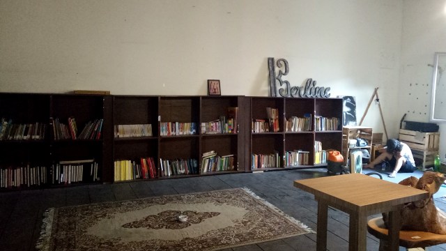 John Dijkstra Library Cafe (Foto: Ochi Amanaturrosyidah/kumparan)