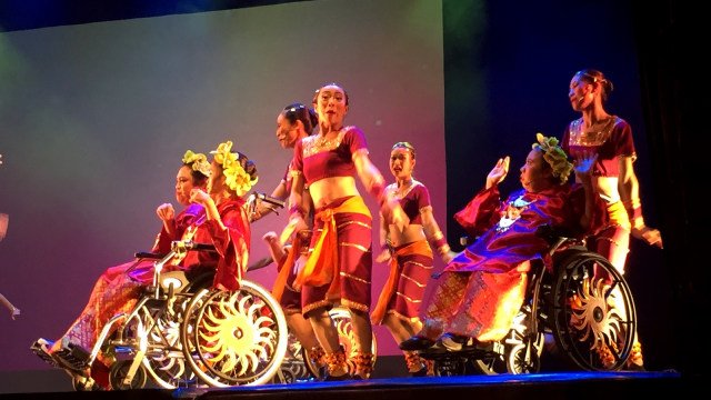 Anak-anak YPAC nyanyi bareng EKI Update. (Foto: Adinda Githa/kumparan)