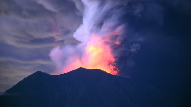 Gunung Agung (Foto: SONNY TUMBELAKA / AFP)