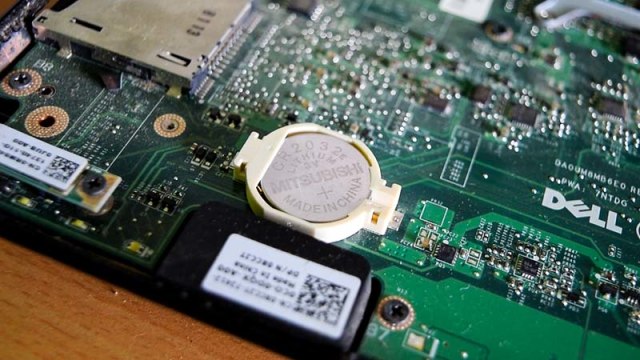 Masalah Kerusakan Baterai CMOS Laptop dan Cara Mengatasinya, Yuk Simak!