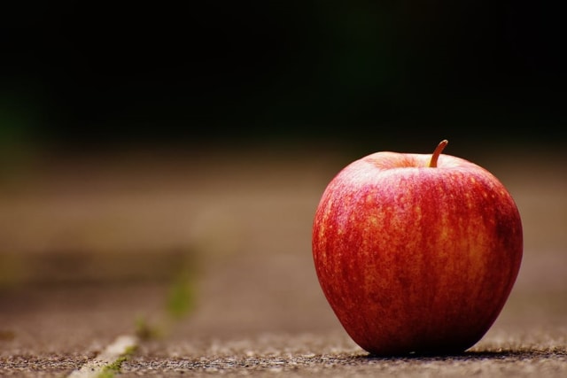Buah apel yang baik untuk ibu hamil (Foto: Pexels)