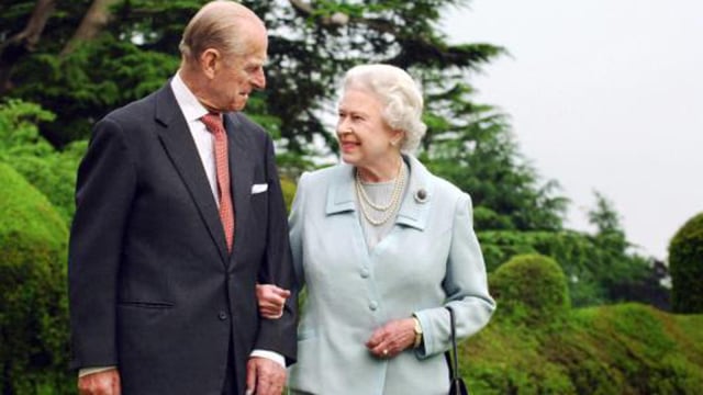 Queen Elizabeth II dan Prince Philip (Foto: Fiona/Reuters)