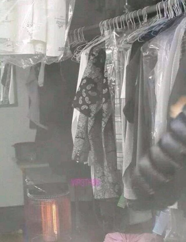 Kostum G-Dragon di tempat laundry. (Foto: Dok. theqoo.net)