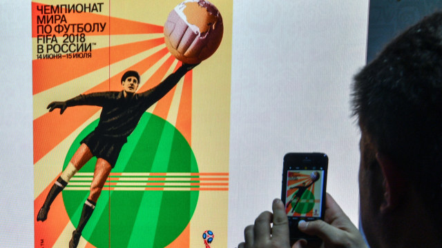 Poster Piala Dunia 2018. (Foto: AFP/Mladen Antonov)