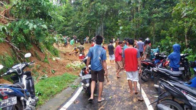 Badai Cempaka di Purworejo (Foto: Dok. Sugiharto)