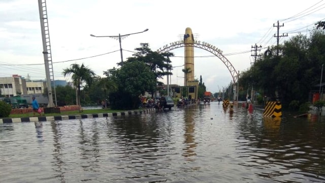 Pelabuhan Tanjung Emas Semarang Tergenang (Foto: Dok.Istimewa)