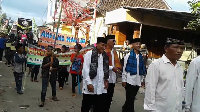 Kirab Ampyang Kudus (Foto: Youtube/Naja Viral)