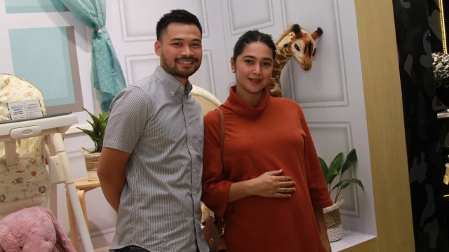 Nabila Syakib dan suami di JHCC (Foto: Munady Widjaja)