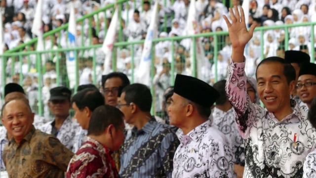 Jokowi di perayaan HUT ke 72 PGRI (Foto: Yudhistira Amran Saleh/kumparan)