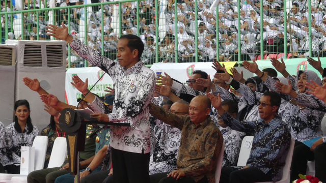 Jokowi di HUT ke 72 PGRI. (Foto: Yudhistira Amran Saleh/kumparan)