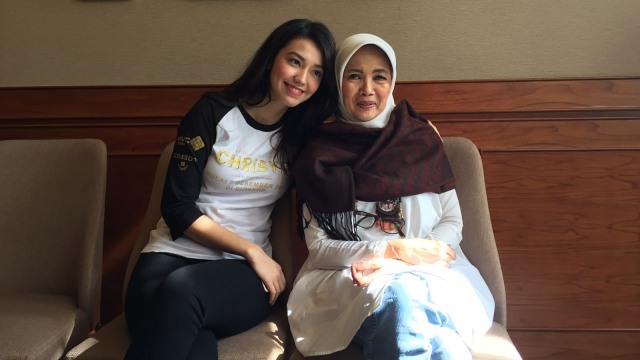 Velove Vexia Kenang Yanti Noor sebagai Sosok yang Suportif - kumparan.com