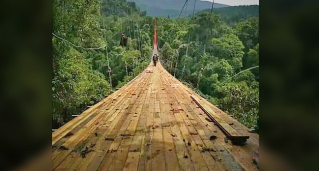 Jembatan Gantung di Situ Gunung Akan Diresmikan Awal Tahun Depan