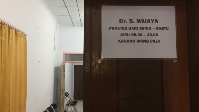 Praktik dr. Wijaya (Foto:  Rizki Baiquni Pratama/kumparan)