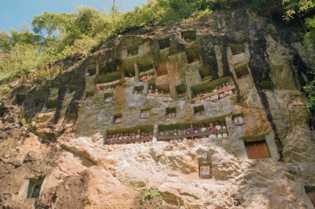 Wisata Kubur Batu di Tana Toraja: Lemo dan Londa (7)