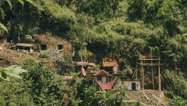 Wisata Kubur Batu di Tana Toraja: Lemo dan Londa (8)