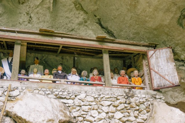 Wisata Kubur Batu di Tana Toraja: Lemo dan Londa (9)