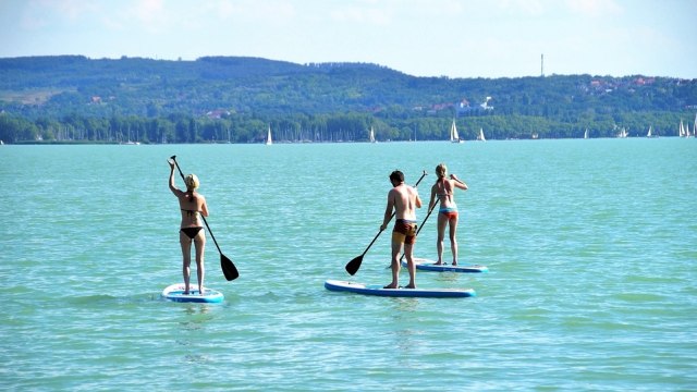 4 Tips Bermain Stand Up Paddleboarding Untuk Pemula