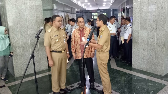 Anies, Sandiaga, dan Budi Karya  (Foto: Johanes Hutabarat/kumparan)