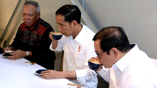 Jokowi kunjungi warung kopi “Sejiwa” (Foto: Dok. Biro Pers Setpres)