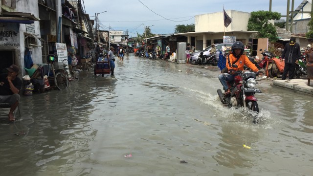 6 Jam Berlalu, Banjir Rob Di Penjaringan Belum Surut | Kumparan.com